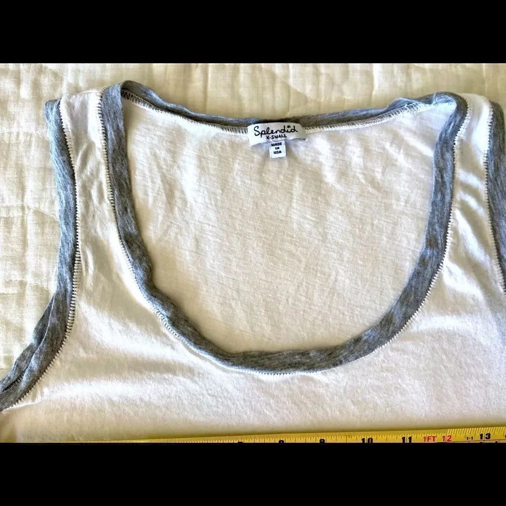 Splendid XS White Hi-Lo Women Tank Top With Gray Trim. Actress Wore On TV Show! - Picture 4 of 8